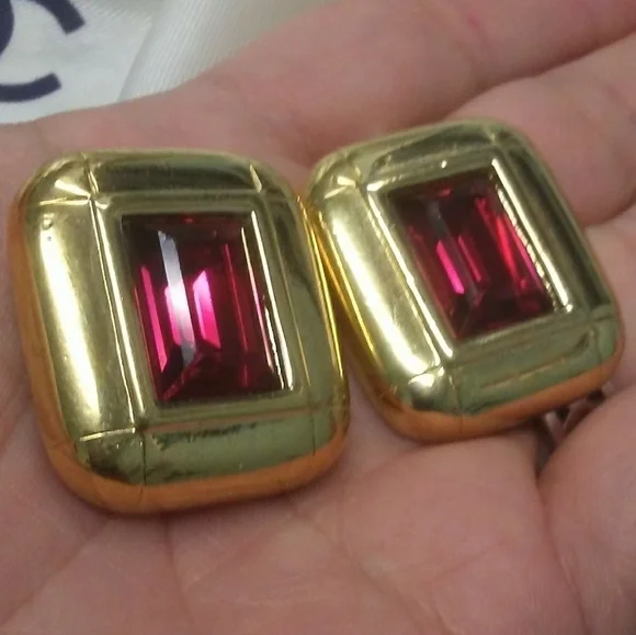Statement Swarovski crystal VTG Cranberry Red Earrings - Picture 1 of 8